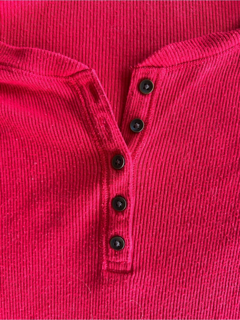 Hollister Red Ribbed Henley Long-Sleeve Top in XS, slim tee - Picture 2 of 6